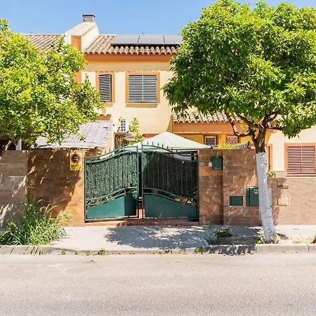 Cool Garden And Mairena del Aljarafe